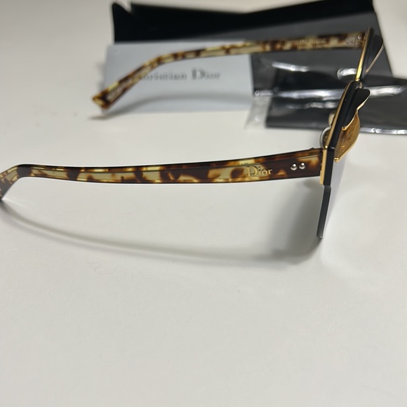 Christian Dior Sunglasses - Picture 4 of 11